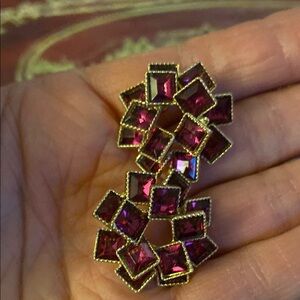 Elegant Gold and Purplish/Hot Pink Women's Earrings.BN.Super Fun Earrings!